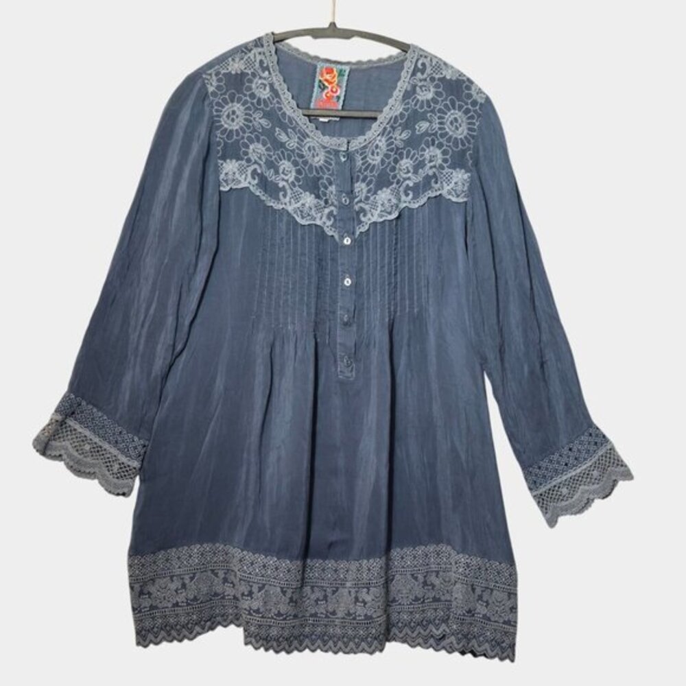 Johnny Was Women's 3/4 Sleeve Embroidered Lace Pleated Tunic M Blue Boho Flowy
